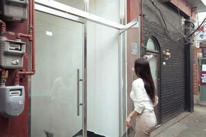 Unclassified image, 4 of 14, button - Kumho Ryokan for Female Travelers – Near Dongdaemun (Seoul)