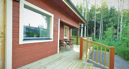 Charming 2-bedroom cottage Villa Ankkuri with privat wood stove sauna and BBQ