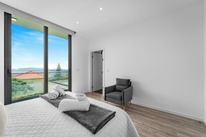 3 chambres, fer et planche à repasser, accès Internet, draps fournis