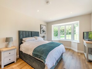 4 bedrooms, free WiFi