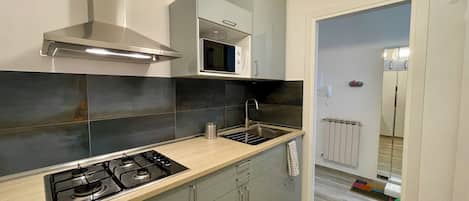 Four à micro-ondes, surface de cuisson