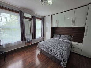 3 makuuhuonetta, silitysrauta/-lauta, internet, vuodevaatteet