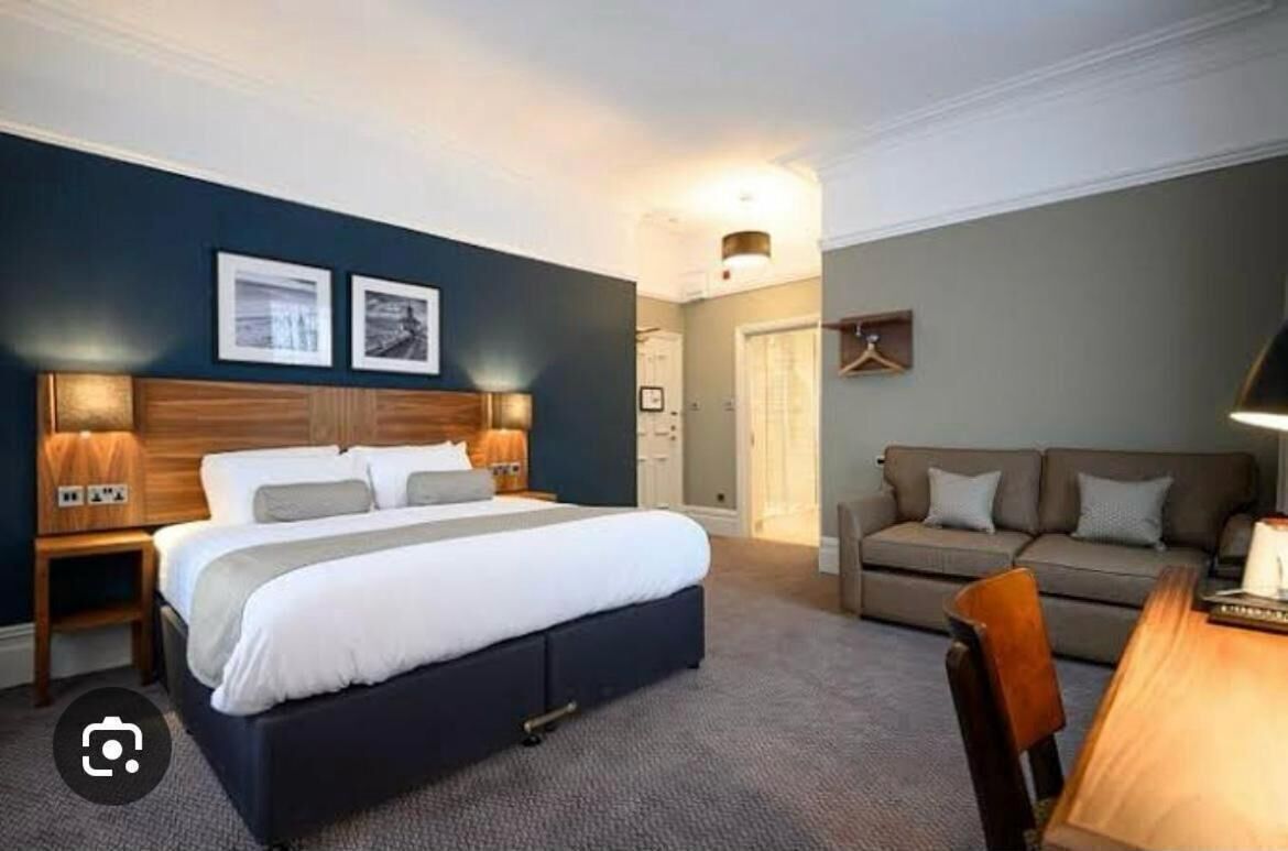 华丽双人房, 阳台, 城市景观 | 办公桌、免费 WiFi