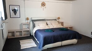 Desk, travel cot, free WiFi, bed sheets
