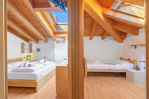 2 bedrooms, free WiFi, bed sheets - Torbole On the Moon (Nago-Torbole)