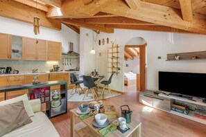 Family Apartment, Multiple Bedrooms (Torbole On the Moon) | Living area | 21-inch flat-screen TV with digital channels, video-game console - Torbole On the Moon (Nago-Torbole)