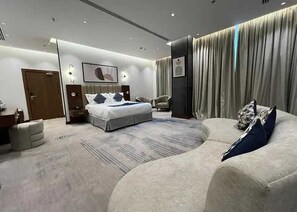 Escrivaninha, Wi-Fi de cortesia, roupa de cama