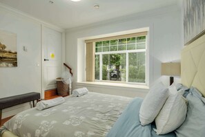 2 soverom, strykejern/-brett, reiseseng for barn og wi-fi