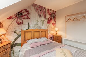 4 quartos, ferros/tábuas de passar roupa, Wi-Fi, roupa de cama