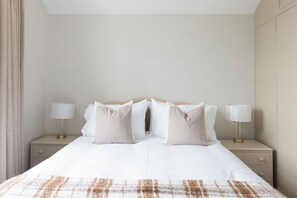 5 slaapkamers, een strijkplank/strijkijzer, gratis wifi, beddengoed