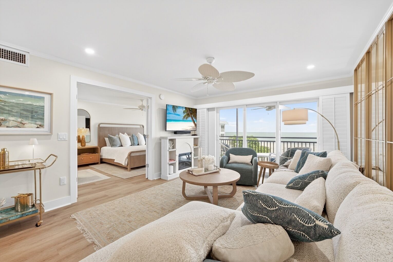 Fer et planche à repasser, Wi-Fi gratuit, draps fournis