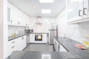 Fridge, microwave, oven, stovetop