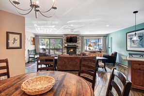 TV, fireplace, offices