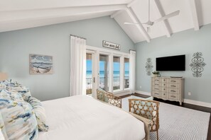 6 bedrooms, desk, iron/ironing board, free WiFi