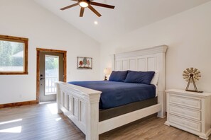 House (4 Bedrooms) | Interior - Hot Tub, Pool Table & Fireplaces: Blue River Gem (Breckenridge)