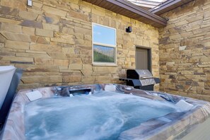 House (4 Bedrooms) | Interior - Hot Tub, Pool Table & Fireplace: 5 Mi to Breck! (Breckenridge)