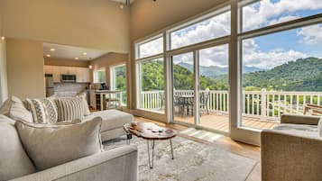 Apartment (2 Bedrooms) | Front of property
