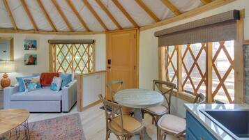 Apartment (0 Bedroom) | Interior