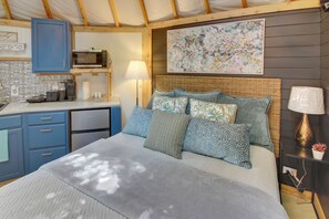 Apartment (0 Bedroom) | Interior