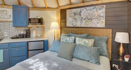 Unplugged Retreat! Unique Yurt w/ Deck in Smokies