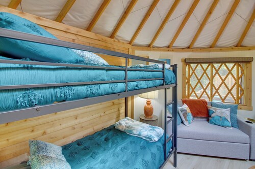 Unplugged Retreat! Unique Yurt w/ Deck in Smokies