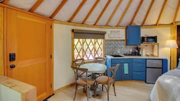 Apartment (0 Bedroom) | Interior