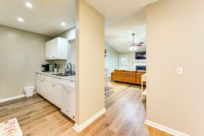 House (2 Bedrooms) | Interior