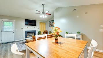 House (2 Bedrooms) | Interior