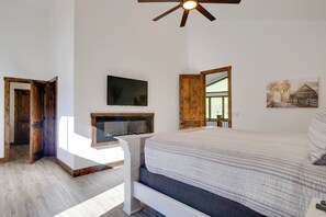 Interior - Aspen Grove Views: Spacious Duplex 5 Mi to Breck (Breckenridge)