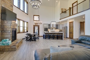 House (4 Bedrooms) | Interior