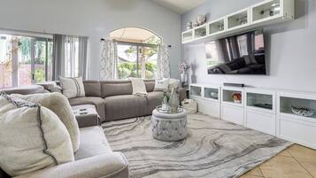 House (3 Bedrooms) | Front of property