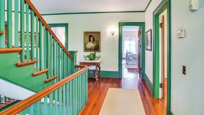 Interior - Lovely North Kingston Estate Near Newport, Beaches (Saunderstown)