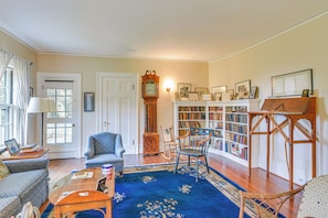 Interior - Lovely North Kingston Estate Near Newport, Beaches (Saunderstown)