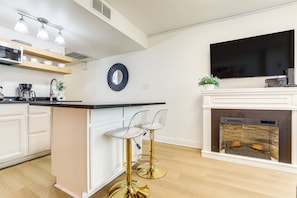 Apartment (1 Bedroom) | Interior - Prime Location + Ocean View: Myrtle Beach Condo! (Myrtle Beach)