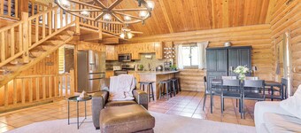 Ski, Hike & More: Homey Huntsville Retreat!