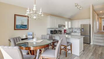 Apartment (3 Bedrooms) | Front of property