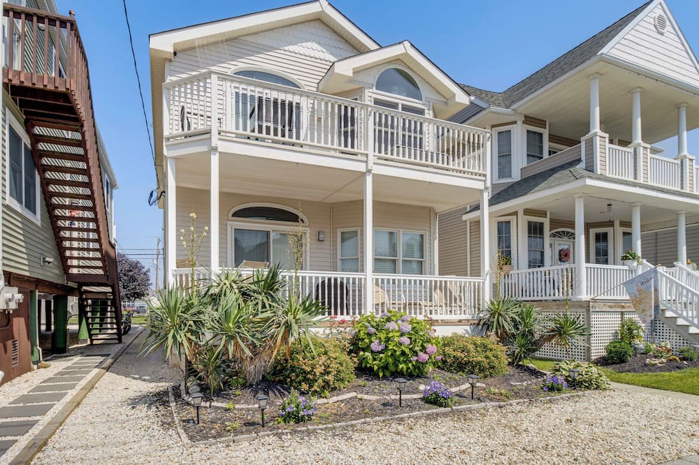 2 Blocks to Beach Access: Ocean City Adventure! - Margate City, NJ
