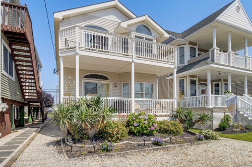 2 Blocks to Beach Access: Ocean City Adventure!