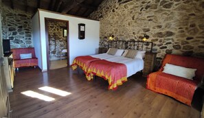 1 bedroom, iron/ironing board, internet, bed sheets - El Martín Pescador Room (Congostro ALDEA RURAL SANTO ANDRE)