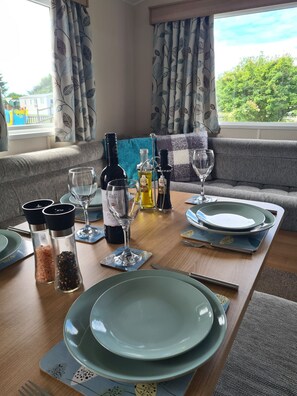 Dining room - The Mayflower - Family & Pet Friendly (Millom)
