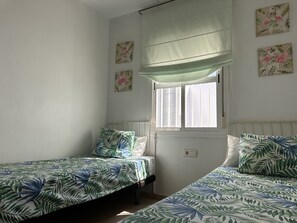 2 bedrooms, iron/ironing board, free WiFi, bed sheets