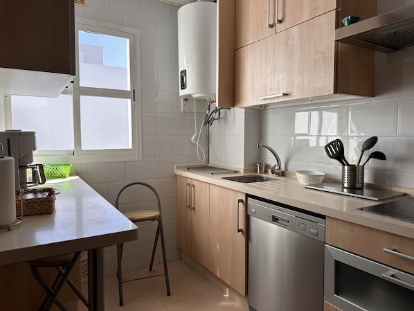 Fridge, microwave, oven, dishwasher