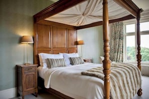 10 bedrooms, free WiFi, bed sheets