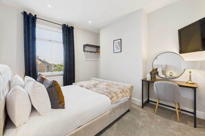 3 soverom, skrivebord, strykejern/-brett og wi-fi