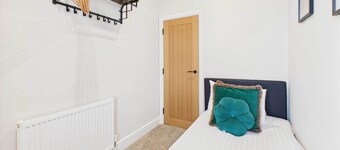 Host & Stay | Jomor House