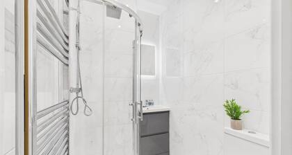Host & Stay | Jomor House