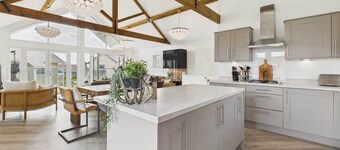 Host & Stay | Bayview Lodge