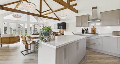 Host & Stay | Bayview Lodge