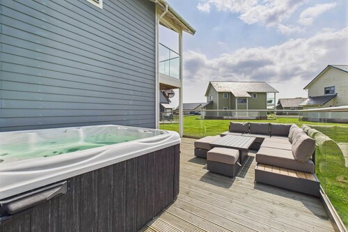 Host & Stay | Bayview Lodge