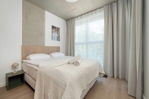 1 bedroom, desk, iron/ironing board, WiFi